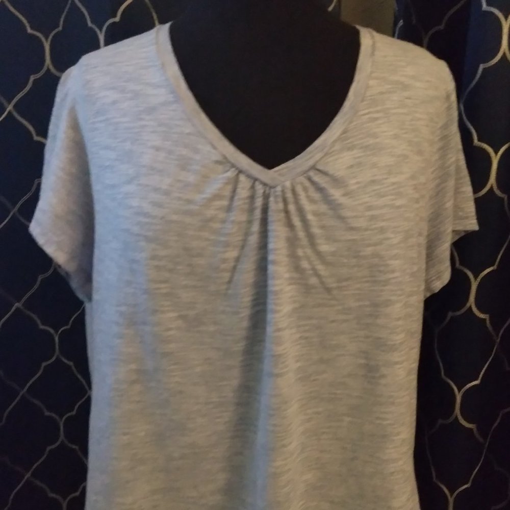 Hanes V-Neck Shirt